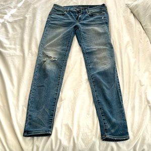 Ugh T wash American Eagle jeggings. Size 6 long